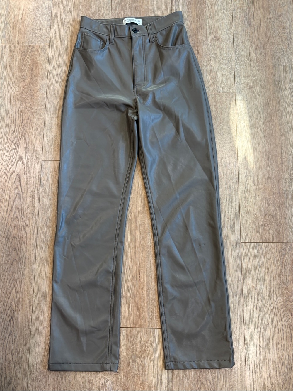 Abercrombie & Fitch 90s Straight Vegan Leather Pants Ultra High Rise Brown 26